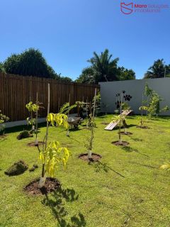 Condomínio de Casas na principal de Buraquinho.