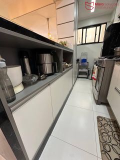 VENDA | APARTAMENTO 2/4 COM SUÍTE E VARANDA – MAR DE ITAPUÃ.