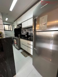 VENDA | APARTAMENTO 2/4 COM SUÍTE E VARANDA – MAR DE ITAPUÃ.