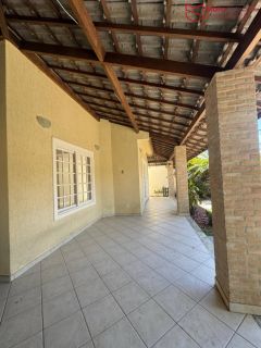 Excelente casa para locação em Buraquinho – Condomínio Intervillas