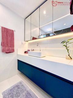 Belíssima casa duplex, nova, nascente, 4/4 e alto padrão de acabamento, em condomínio fechado!