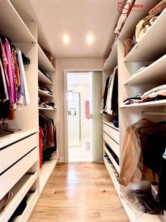 Belíssima casa duplex, nova, nascente, 4/4 e alto padrão de acabamento, em condomínio fechado!