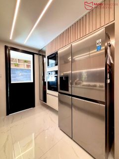 Belíssima casa duplex, nova, nascente, 4/4 e alto padrão de acabamento, em condomínio fechado!