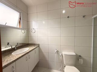 Casa de Alto Padrão à Venda – Alphaville Litoral Norte 2