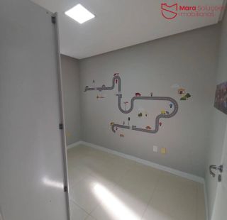 Apartamento para venda com dois quartos finamente reformado!