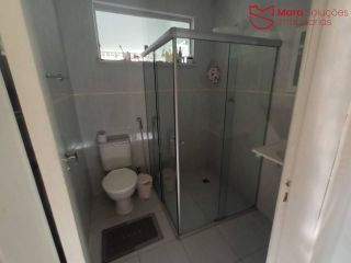 CASA ACONCHEGANTE NO CENTRO DE LAURO DE FREITAS (ALUGUEL)