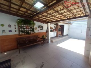 CASA ACONCHEGANTE NO CENTRO DE LAURO DE FREITAS (ALUGUEL)