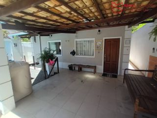 CASA ACONCHEGANTE NO CENTRO DE LAURO DE FREITAS (ALUGUEL)