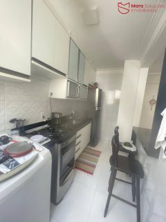 Apartamento 2 quartos com suíte – reformado – Parque Solar do Atlântico.