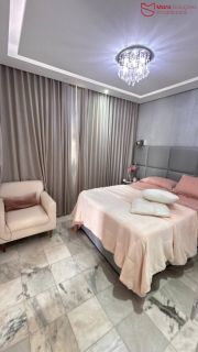 Casa Alto Padrão em Rua Tranquila no Coração de Vilas do Atlântico – Porteira Fechada.