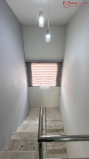 Casa Alto Padrão em Rua Tranquila no Coração de Vilas do Atlântico – Porteira Fechada.