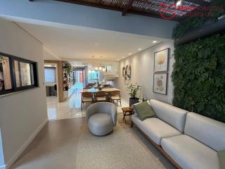 Belíssima casa duplex, nova (2 anos de construção), nascente, com 155 m², localizada em condomínio fechado, na melhor região de Vilas do Atlântico / Lauro de Freitas.