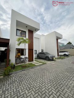 Belíssima casa duplex, nova (2 anos de construção), nascente, com 155 m², localizada em condomínio fechado, na melhor região de Vilas do Atlântico / Lauro de Freitas.