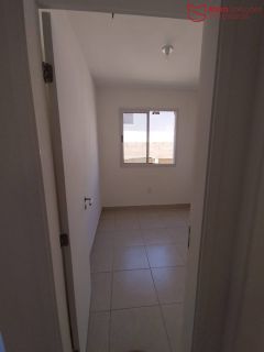 Apartamento Térreo 2/4 em Buraquinho – Com Energia Solar e Lazer.