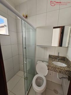 Vilage em condomínio fechado com 2 suítes.