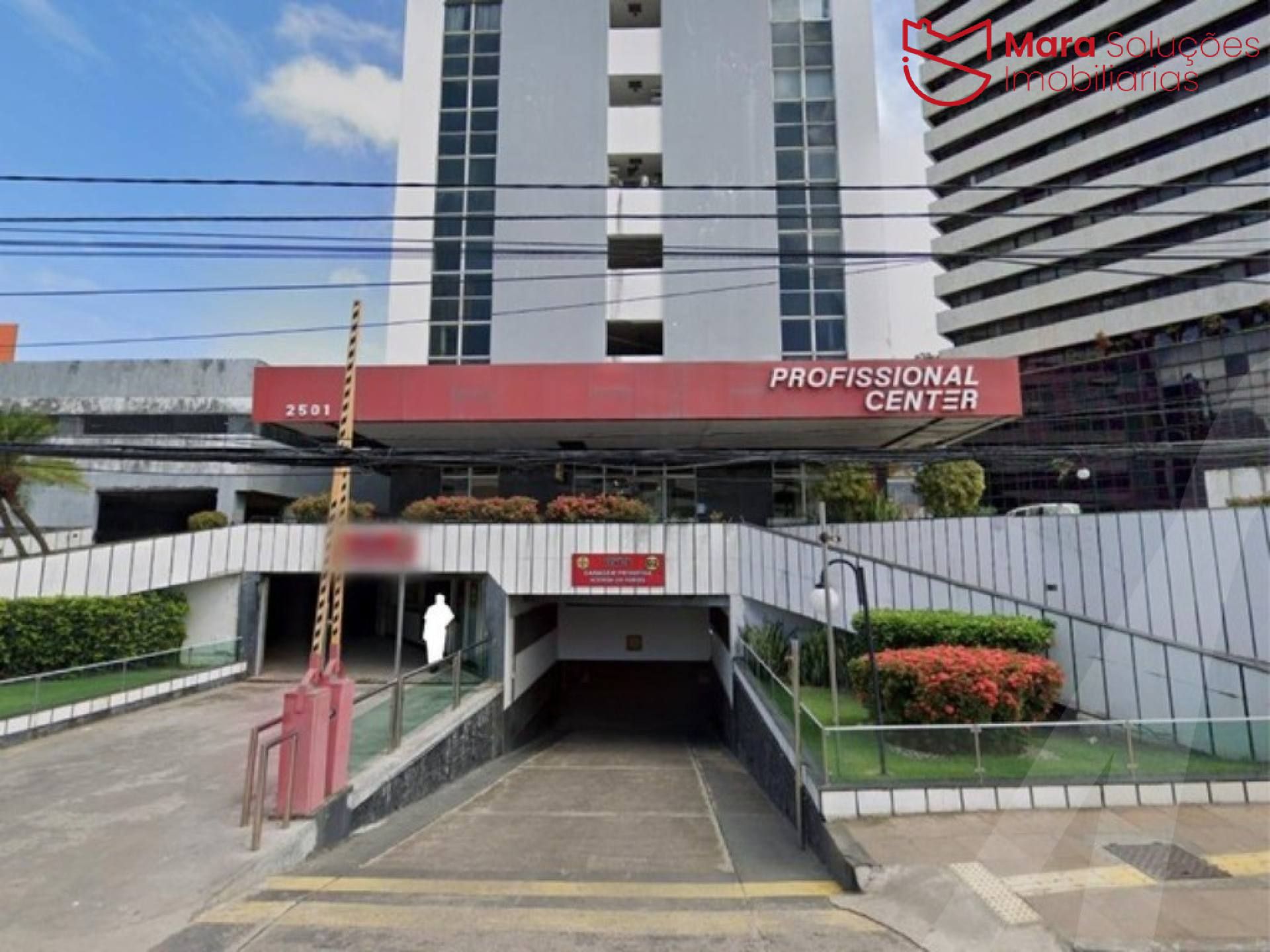 Sala comercial à venda no Edifício Profissional Center.