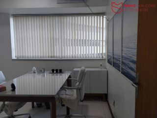 Sala comercial à venda no Edifício Profissional Center.