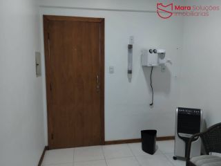 Sala comercial à venda no Edifício Profissional Center.