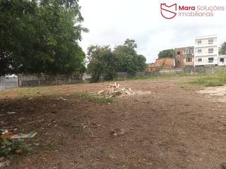 Terreno em Piatã de 884m2 para ponto comercial ou incorporação.