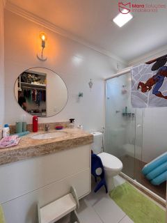 Casa duplex no Miragem com excelente aproveitamento de espaço.