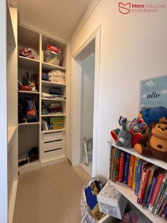 Casa duplex no Miragem com excelente aproveitamento de espaço.