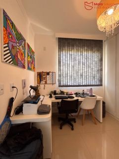 Casa duplex no Miragem com excelente aproveitamento de espaço.