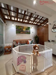 Casa duplex no Miragem com excelente aproveitamento de espaço.