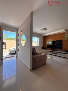 Casa duplex no Miragem com excelente aproveitamento de espaço.