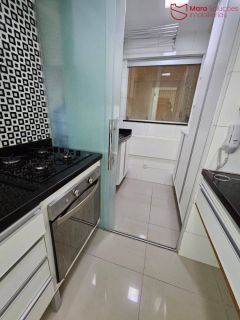 Apartamento 2/4 com suíte todo projetado no cond. Torres do Atlantico.