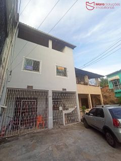 casa no primeiro 1º andar com 3/4 no centro de Lauro de Freitas - R$2.000,00.
