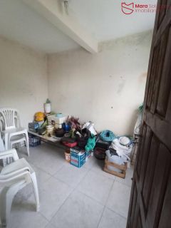 casa no primeiro 1º andar com 3/4 no centro de Lauro de Freitas - R$2.000,00.