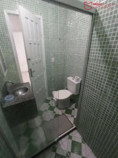 casa no primeiro 1º andar com 3/4 no centro de Lauro de Freitas - R$2.000,00.