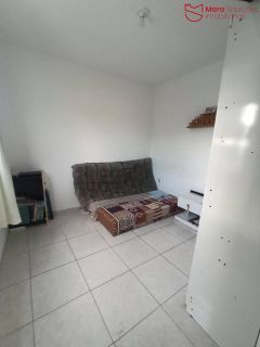casa no primeiro 1º andar com 3/4 no centro de Lauro de Freitas - R$2.000,00.