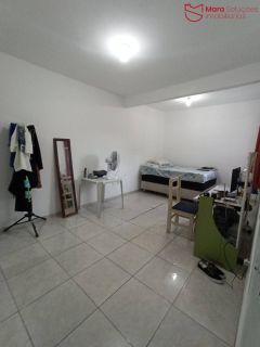 casa no primeiro 1º andar com 3/4 no centro de Lauro de Freitas - R$2.000,00.