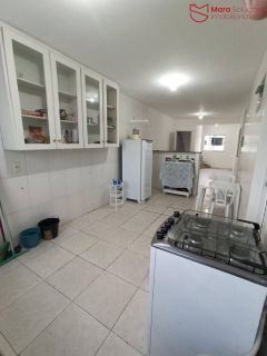 casa no primeiro 1º andar com 3/4 no centro de Lauro de Freitas - R$2.000,00.