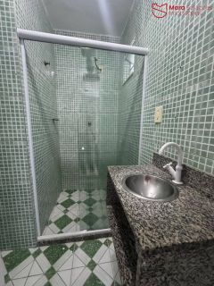 casa no primeiro 1º andar com 3/4 no centro de Lauro de Freitas - R$2.400,00.