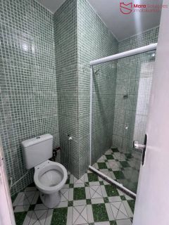 casa no primeiro 1º andar com 3/4 no centro de Lauro de Freitas - R$2.400,00.