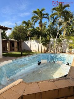 Casa térrea à venda em Vilas do Atlântico, situada em um amplo terreno de 550 m², oferecendo conforto, espaço e excelente localização.