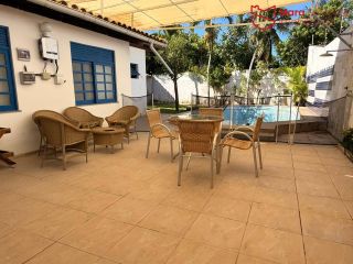 Casa térrea à venda em Vilas do Atlântico, situada em um amplo terreno de 550 m², oferecendo conforto, espaço e excelente localização.