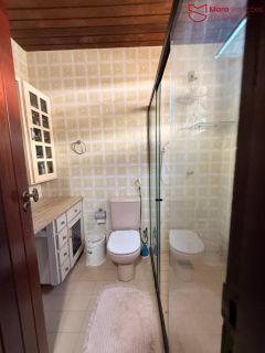 Casa térrea à venda em Vilas do Atlântico, situada em um amplo terreno de 550 m², oferecendo conforto, espaço e excelente localização.