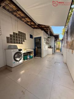 Casa térrea à venda em Vilas do Atlântico, situada em um amplo terreno de 550 m², oferecendo conforto, espaço e excelente localização.