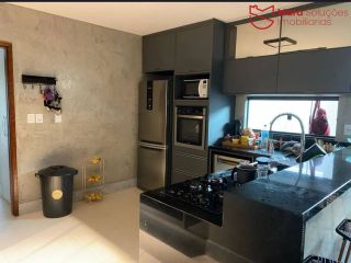 Vendo Casa com 4/4, sendo uma suite com closet e sacada em Abrantes.