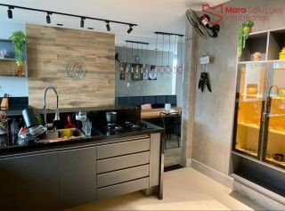 Vendo Casa com 4/4, sendo uma suite com closet e sacada em Abrantes.