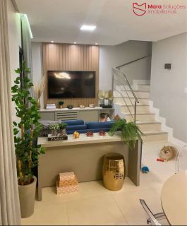 Vendo Casa com 4/4, sendo uma suite com closet e sacada em Abrantes.