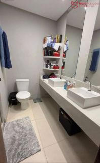 Vendo Casa com 4/4, sendo uma suite com closet e sacada em Abrantes.