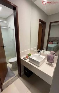 Vendo Casa com 4/4, sendo uma suite com closet e sacada em Abrantes.