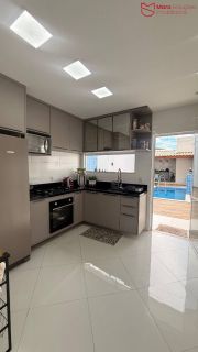 Casa individual para locação em Ipitanga – Rua pública.