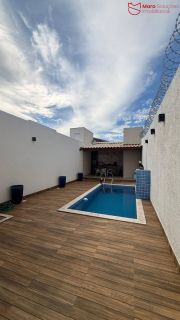 Casa individual para locação em Ipitanga – Rua pública.