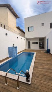 Casa individual para locação em Ipitanga – Rua pública.