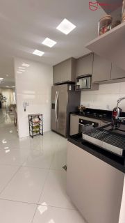 Casa individual para locação em Ipitanga – Rua pública.